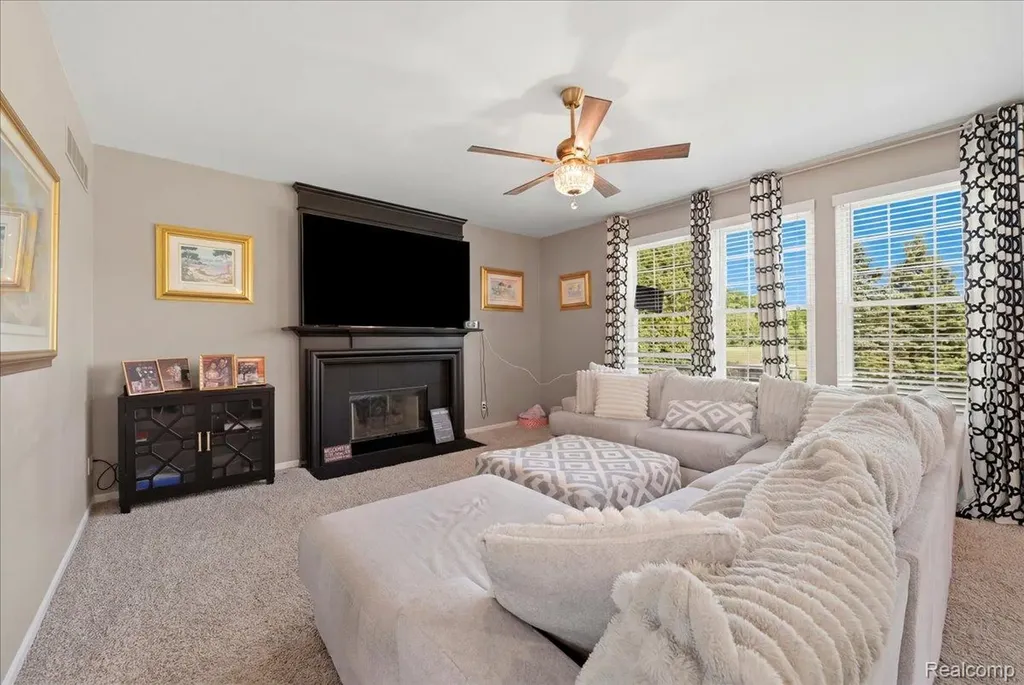 48606 Greenwich Circle Canton Charter Township MI 48188