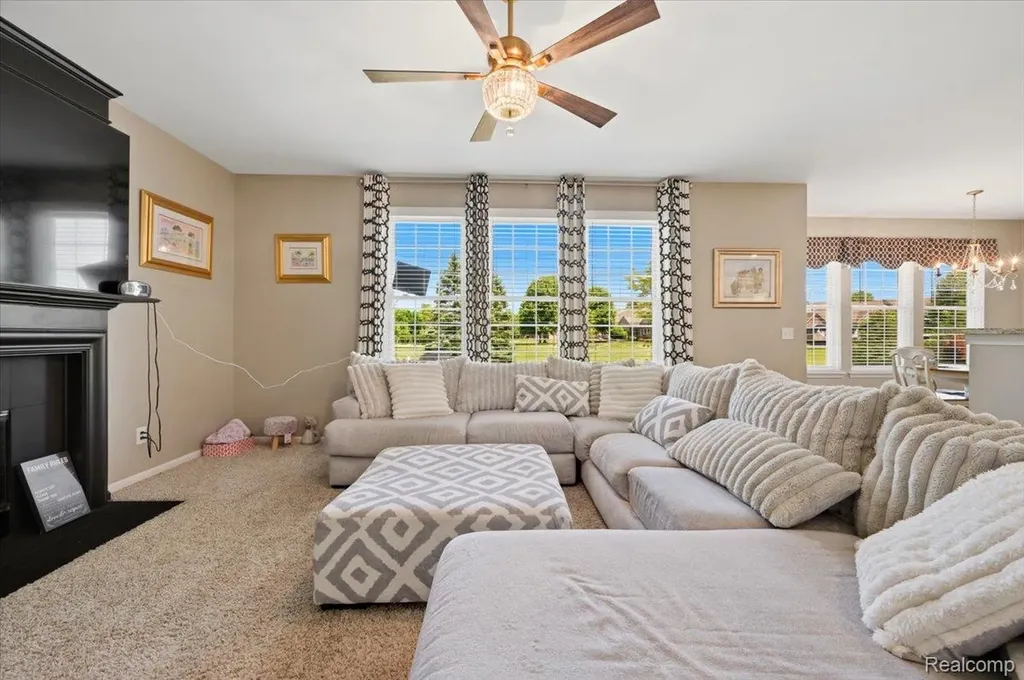 48606 Greenwich Circle Canton Charter Township MI 48188