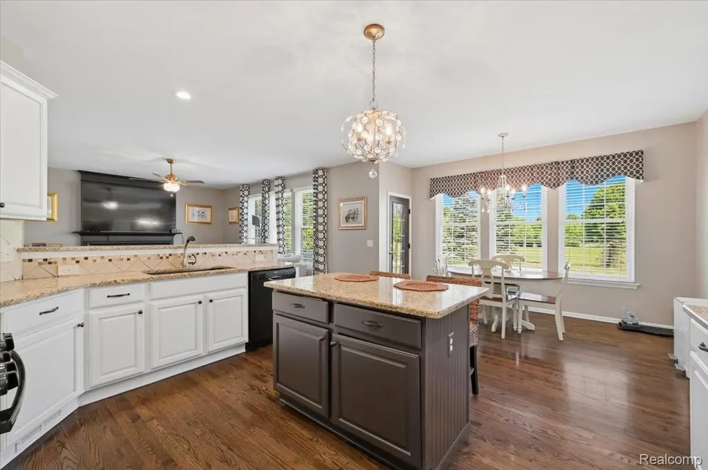 48606 Greenwich Circle Canton Charter Township MI 48188
