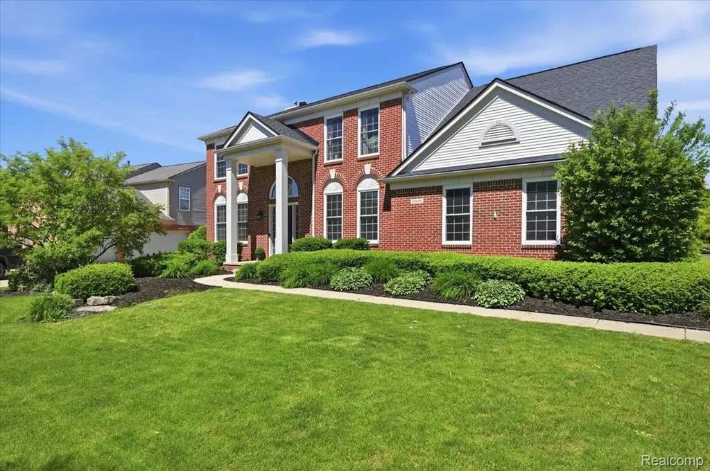 48606 Greenwich Circle Canton Charter Township MI 48188