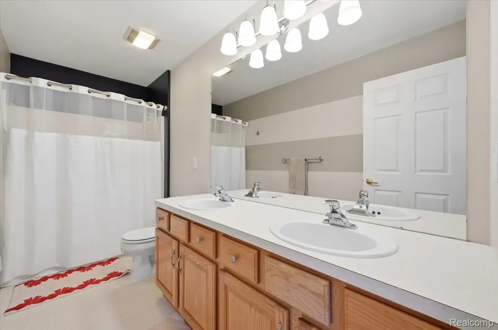 48606 Greenwich Circle Canton Charter Township MI 48188