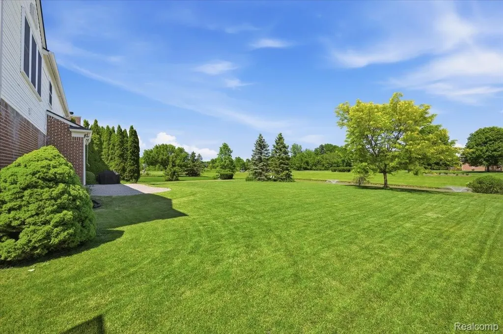 48606 Greenwich Circle Canton Charter Township MI 48188