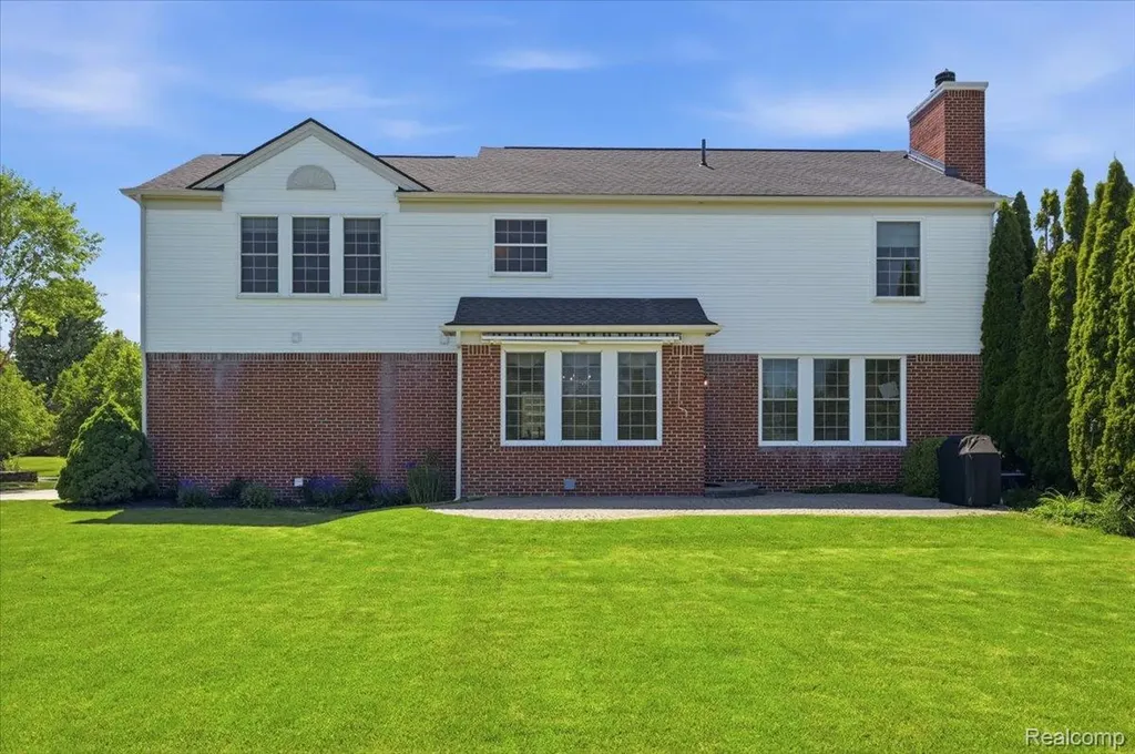 48606 Greenwich Circle Canton Charter Township MI 48188