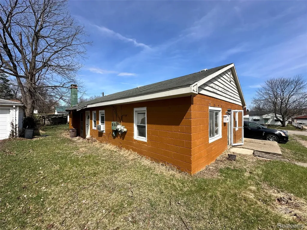 828 Short Street Ypsilanti City MI 48197