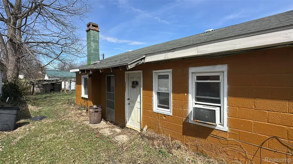 828 Short Street Ypsilanti City MI 48197