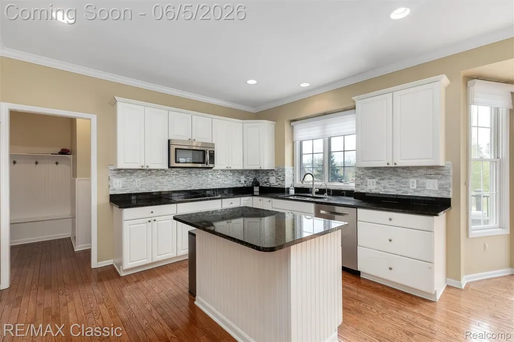 45201 Jacob Drive Novi City MI 48375