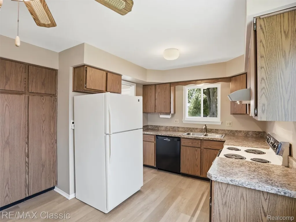 40874 Ivywood Lane Plymouth Charter Township MI 48170