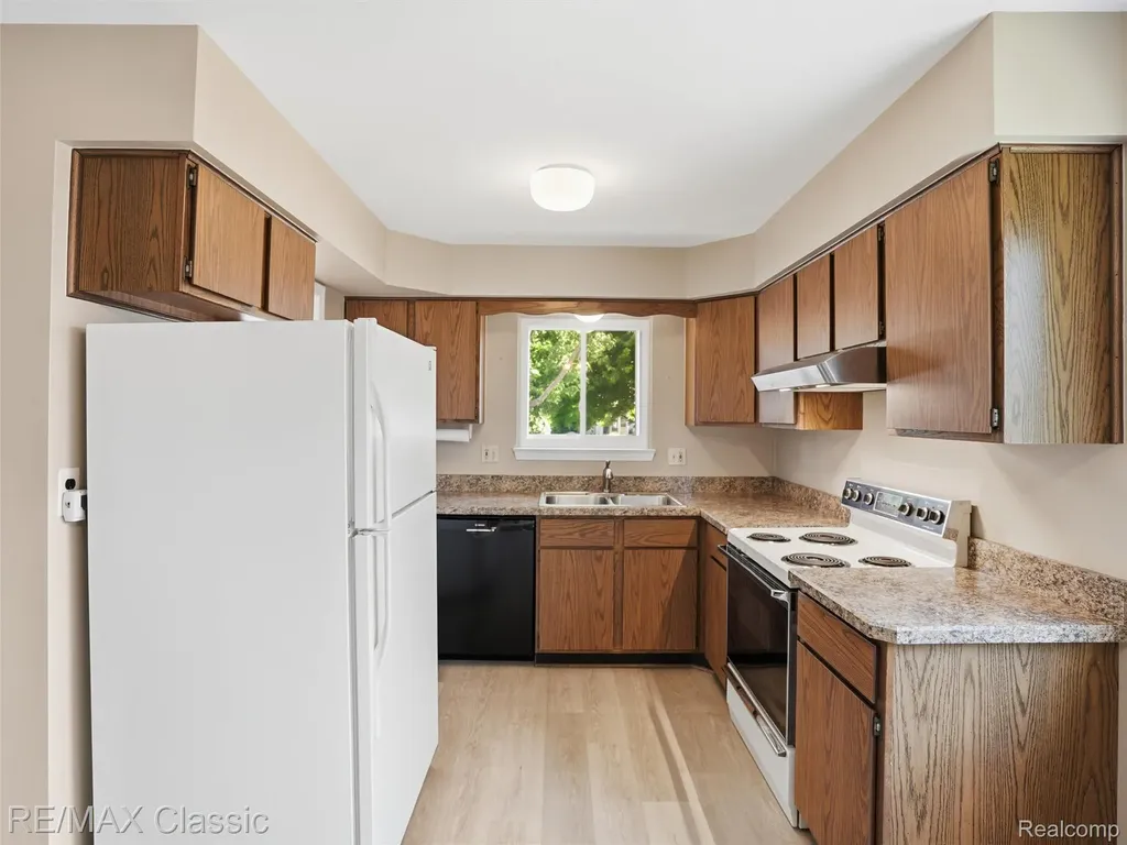 40874 Ivywood Lane Plymouth Charter Township MI 48170