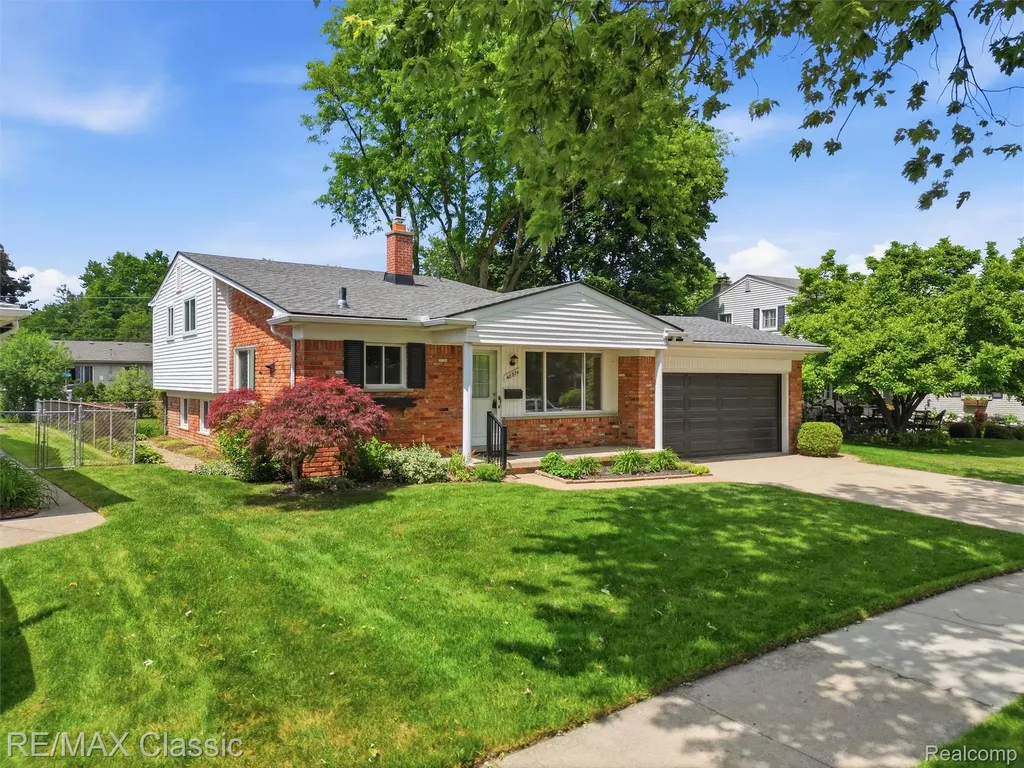 40874 Ivywood Lane Plymouth Charter Township MI 48170