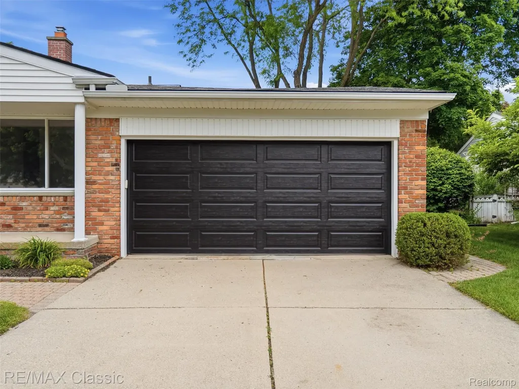 40874 Ivywood Lane Plymouth Charter Township MI 48170