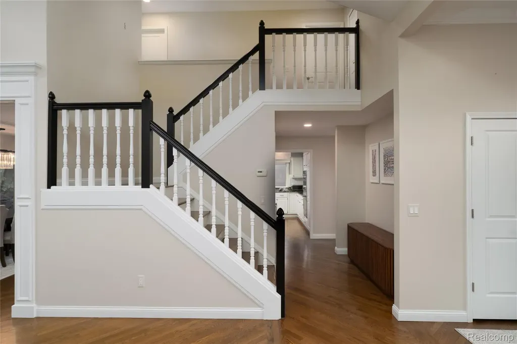 6514 Shagbark Drive Troy City MI 48098