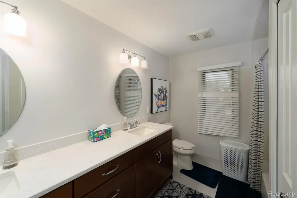 6514 Shagbark Drive Troy City MI 48098