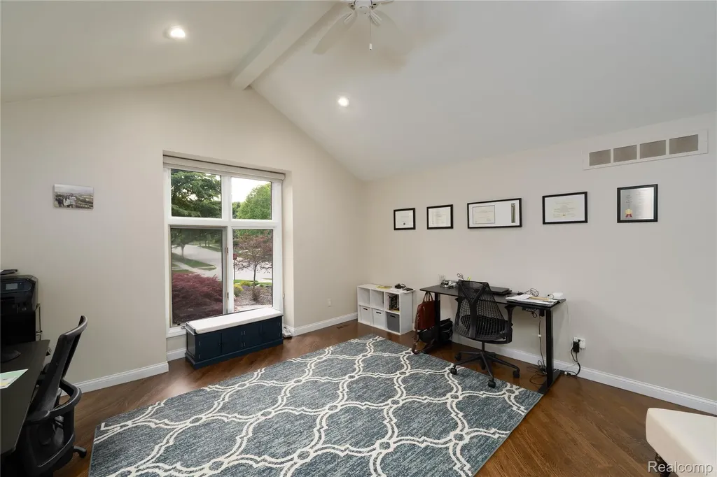 6514 Shagbark Drive Troy City MI 48098