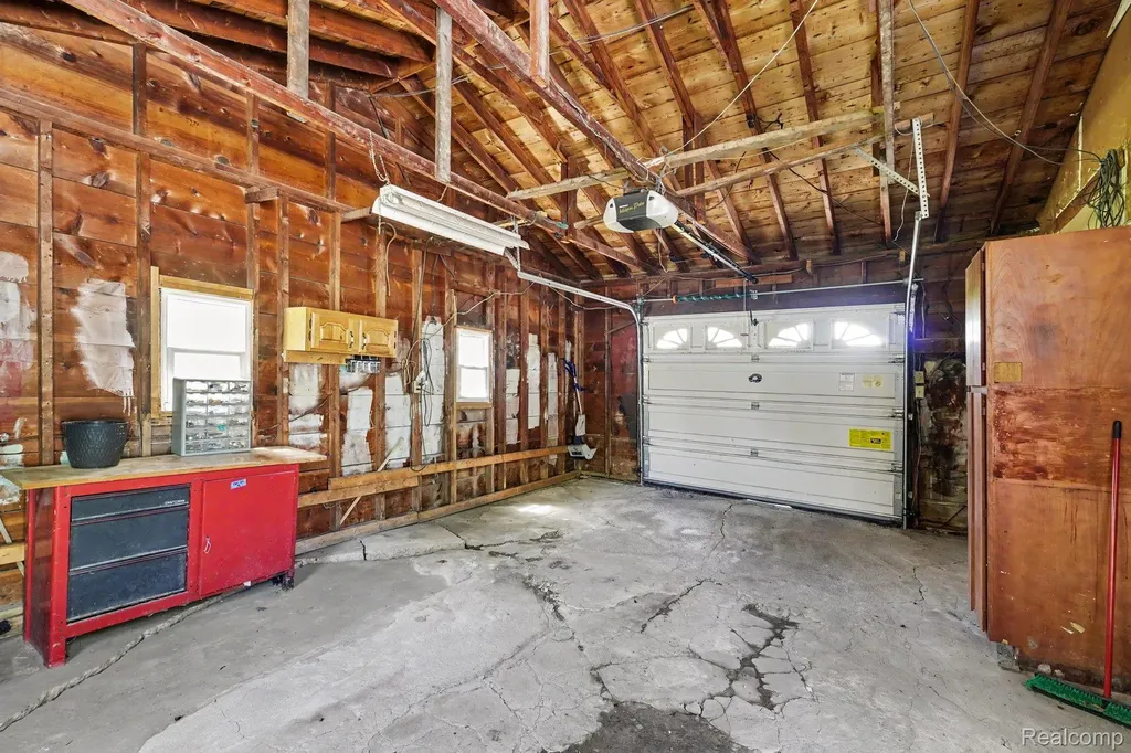4023 S Genesee Road Burton City MI 48439