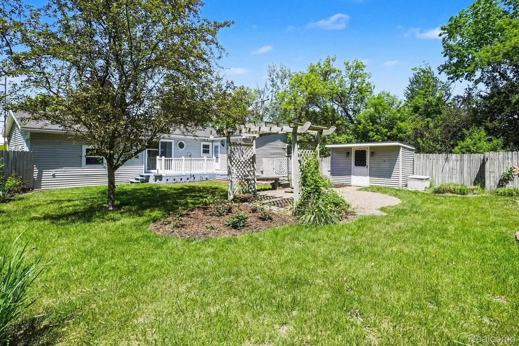 4023 S Genesee Road Burton City MI 48439