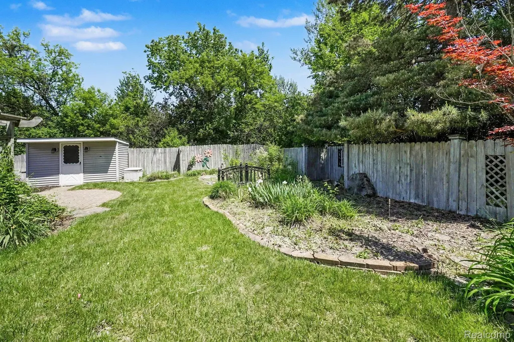 4023 S Genesee Road Burton City MI 48439