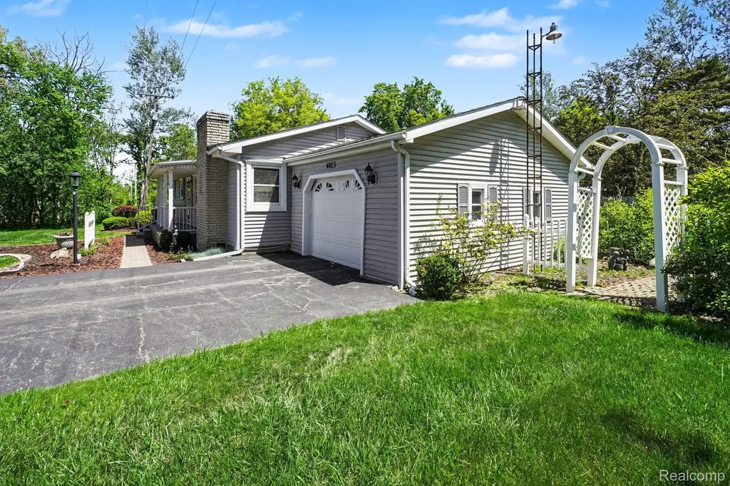 4023 S Genesee Road Burton City MI 48439