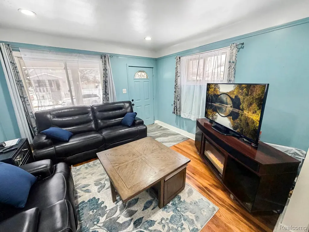 8805 Whitlock Avenue Dearborn City MI 48126