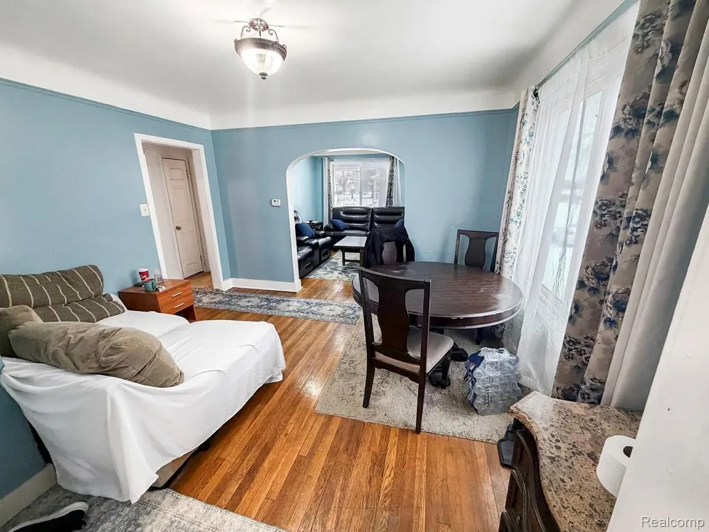 8805 Whitlock Avenue Dearborn City MI 48126
