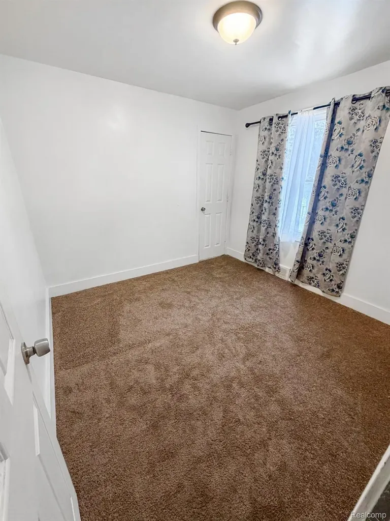 8805 Whitlock Avenue Dearborn City MI 48126
