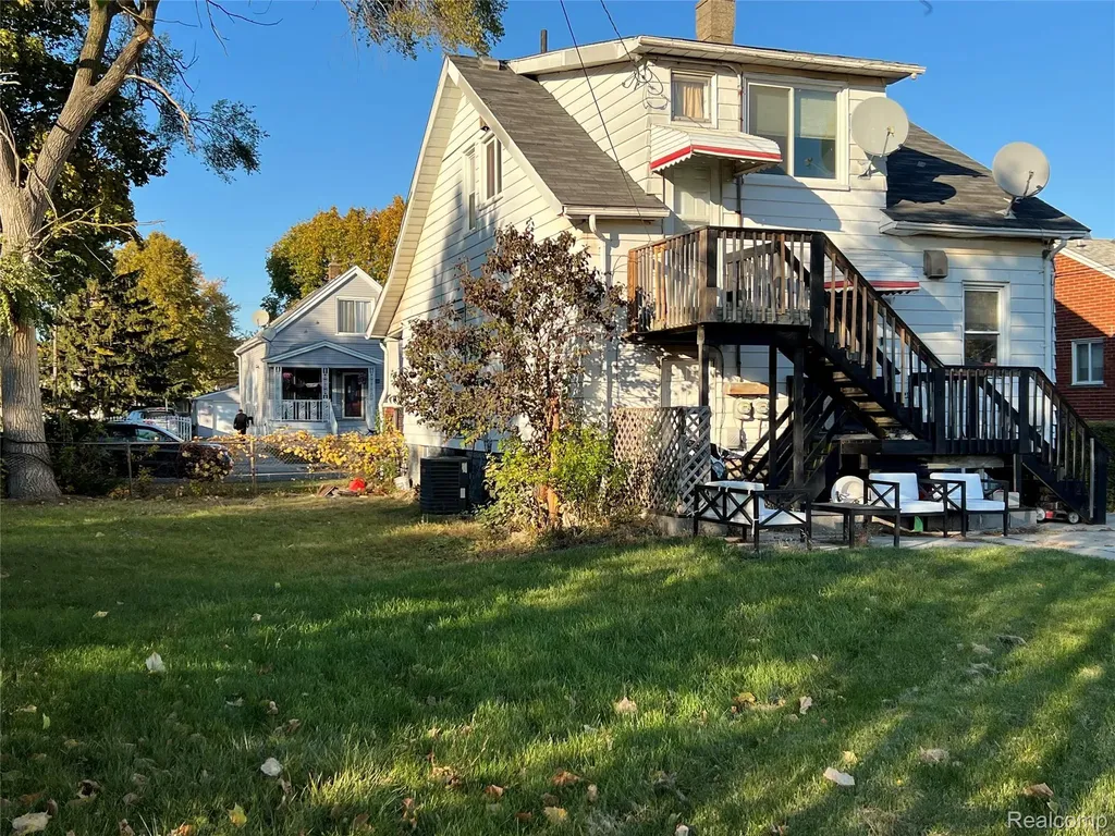 8805 Whitlock Avenue Dearborn City MI 48126