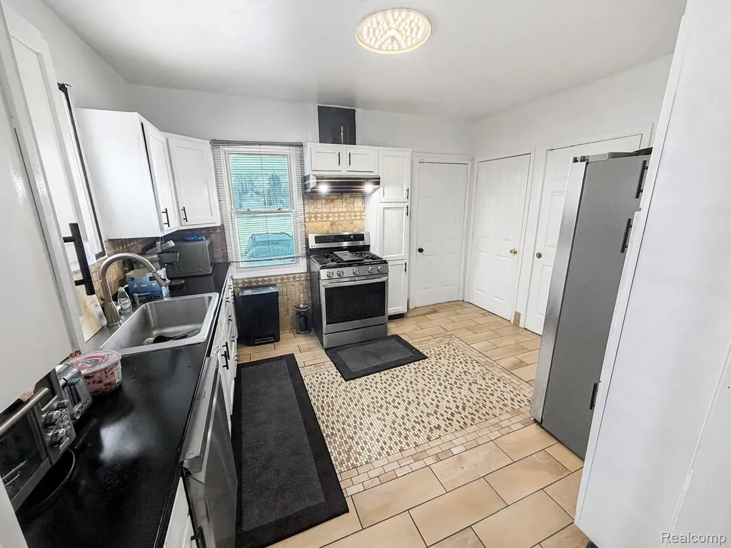 8805 Whitlock Avenue Dearborn City MI 48126