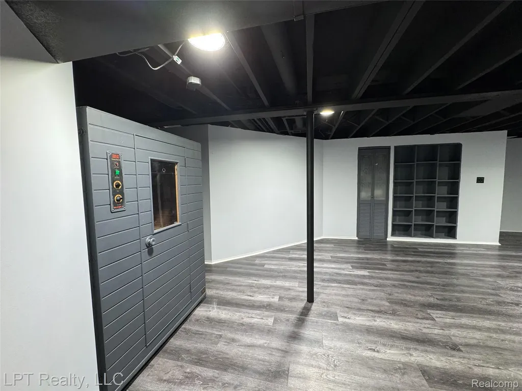 16282 Truwood Woodhaven City MI 48183