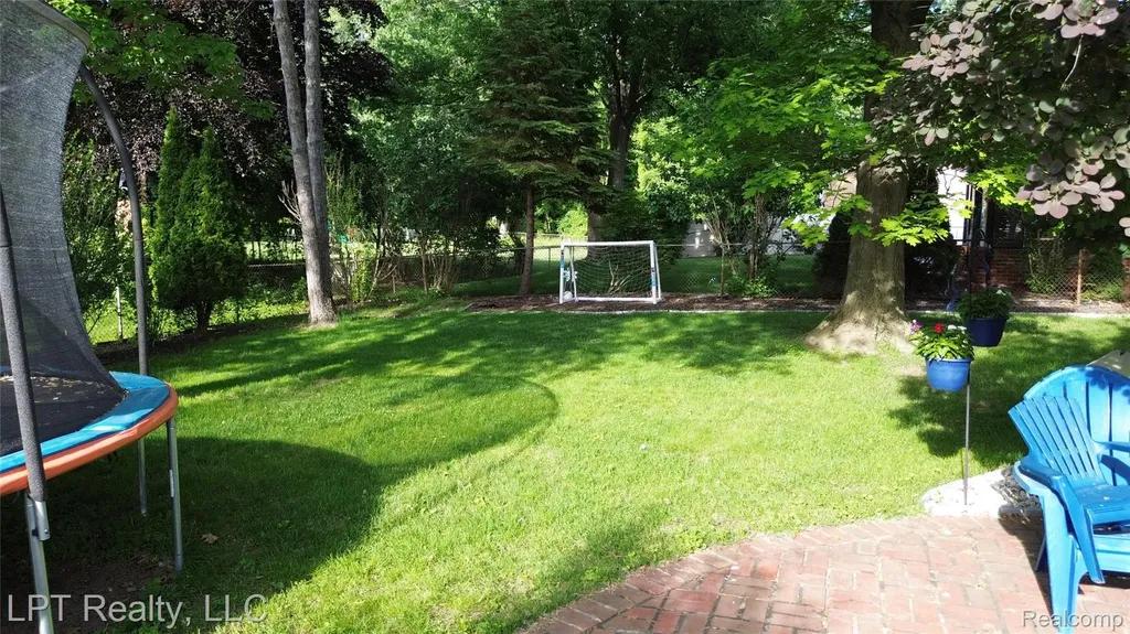 16282 Truwood Woodhaven City MI 48183
