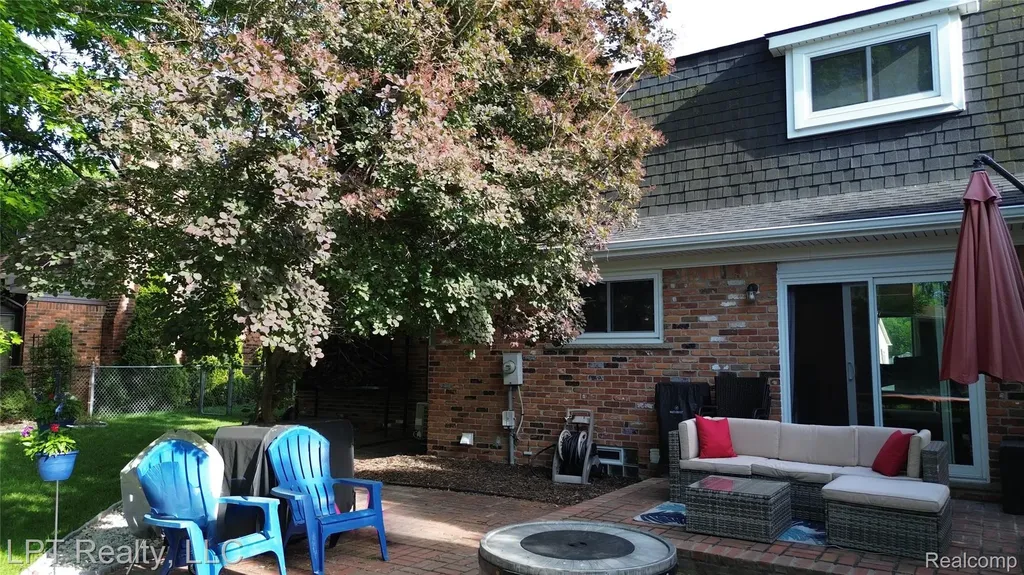 16282 Truwood Woodhaven City MI 48183