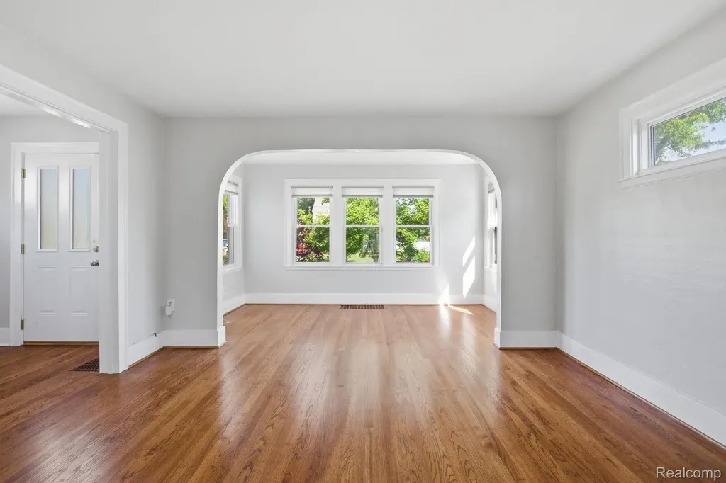 511 Godfroy Avenue Monroe City MI 48162