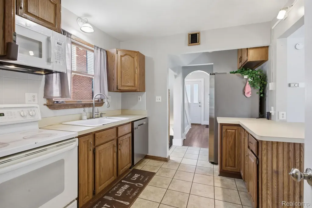 511 Godfroy Avenue Monroe City MI 48162