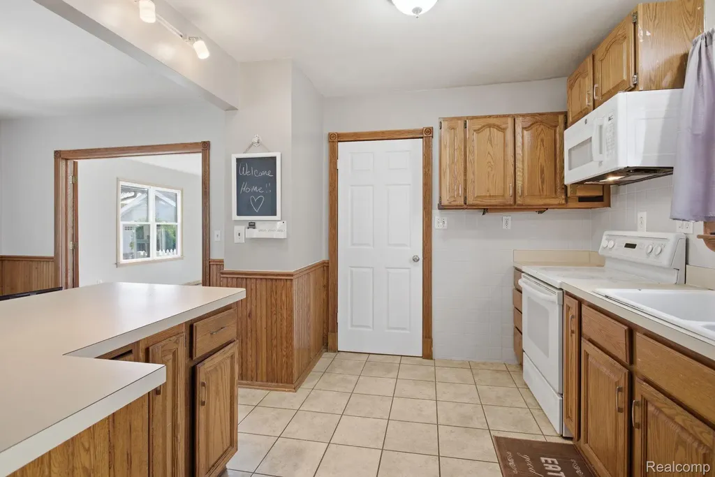 511 Godfroy Avenue Monroe City MI 48162