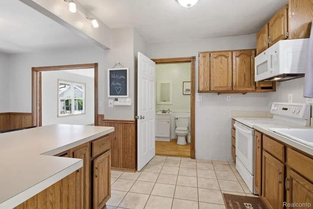 511 Godfroy Avenue Monroe City MI 48162