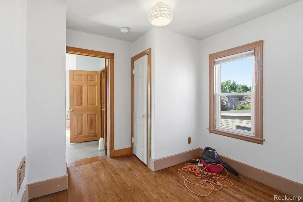 511 Godfroy Avenue Monroe City MI 48162