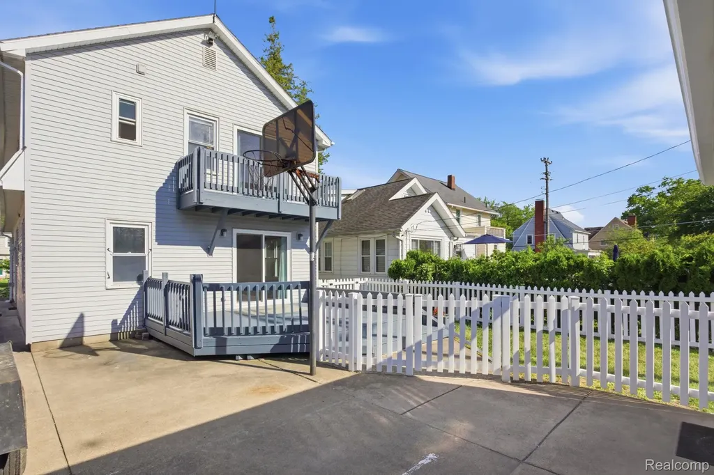 511 Godfroy Avenue Monroe City MI 48162