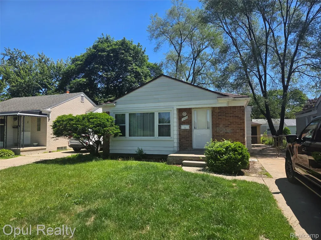 13520 Fenton Redford Charter Township MI 48239