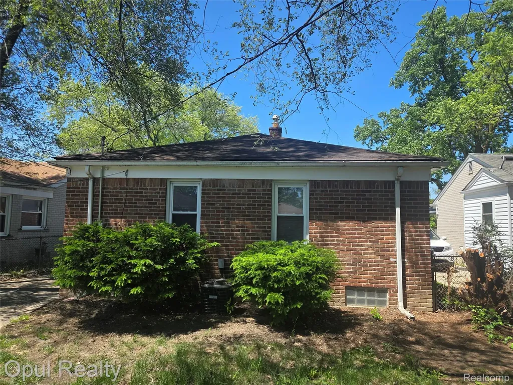 13520 Fenton Redford Charter Township MI 48239