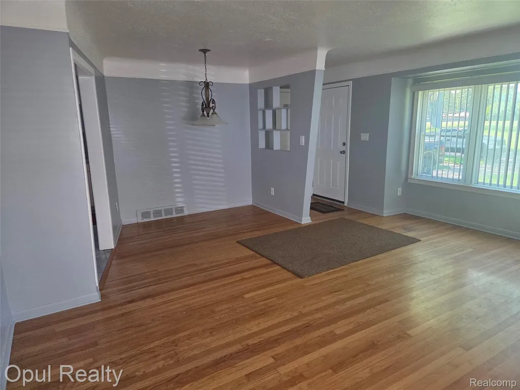 13520 Fenton Redford Charter Township MI 48239