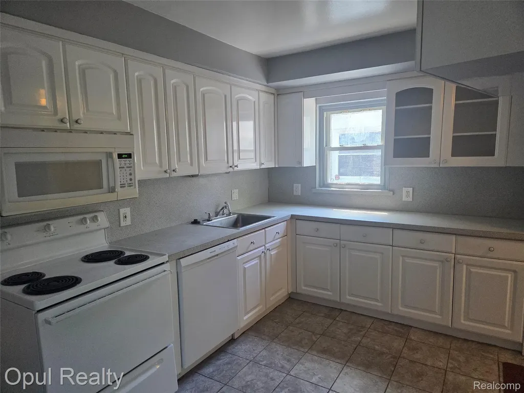 13520 Fenton Redford Charter Township MI 48239