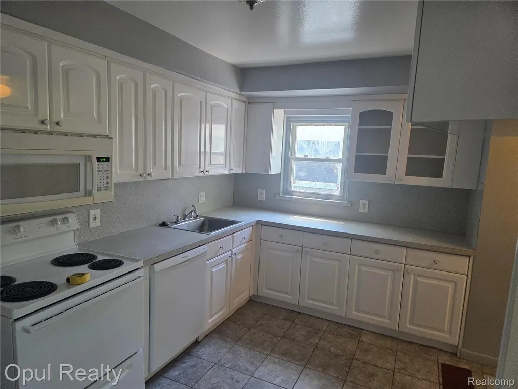 13520 Fenton Redford Charter Township MI 48239