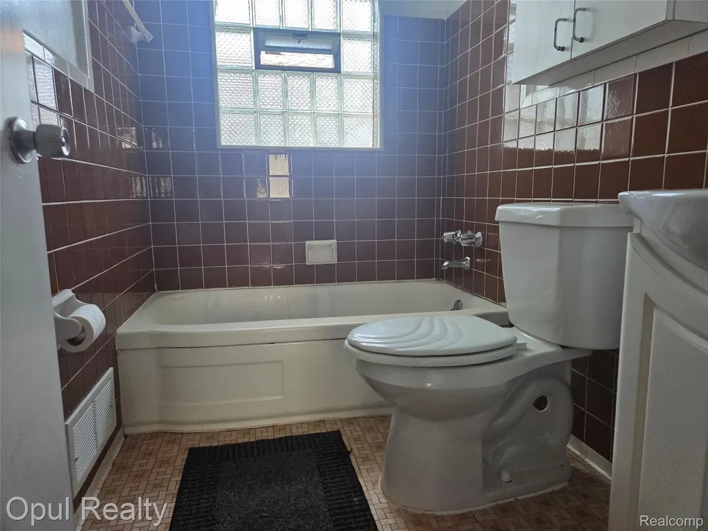 13520 Fenton Redford Charter Township MI 48239