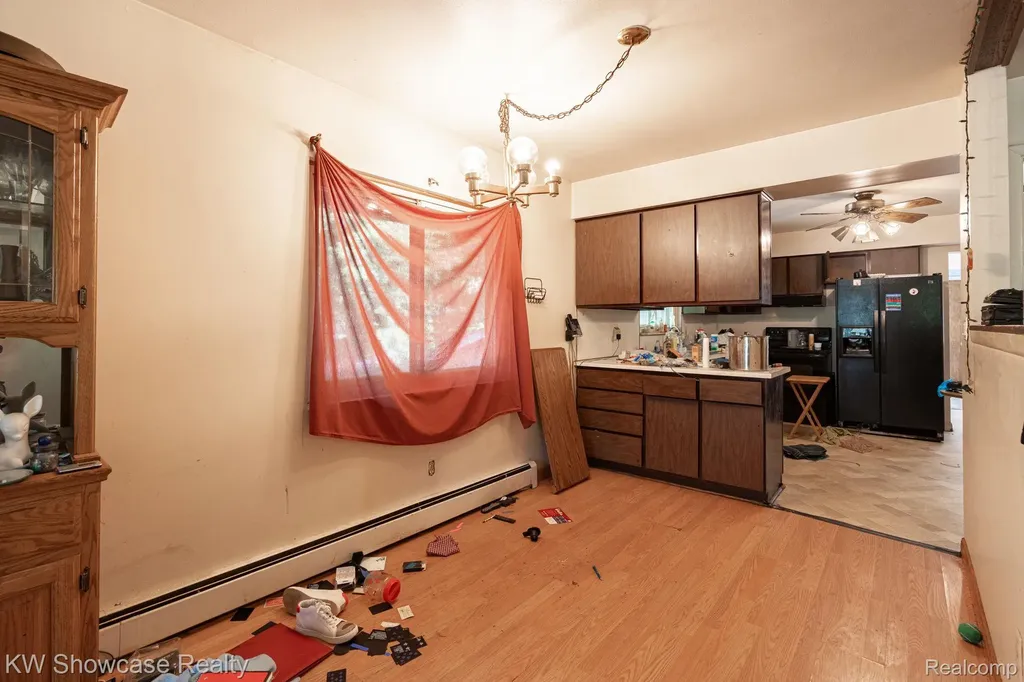 820 Clara Street Commerce Charter Township MI 48390
