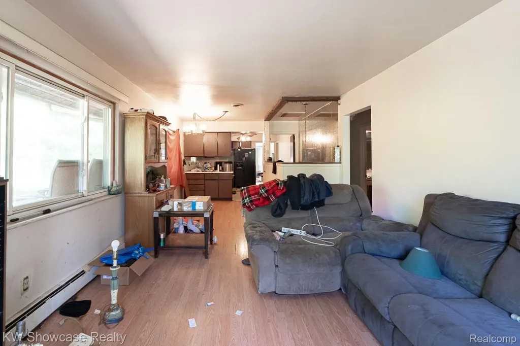 820 Clara Street Commerce Charter Township MI 48390