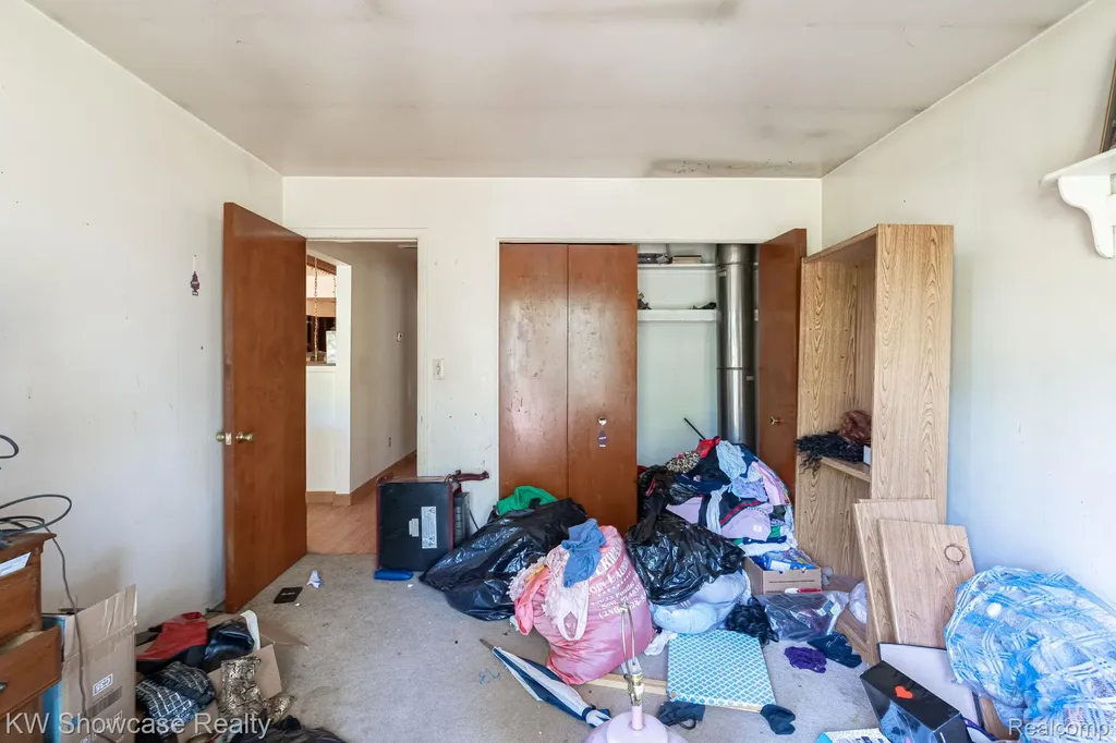 820 Clara Street Commerce Charter Township MI 48390