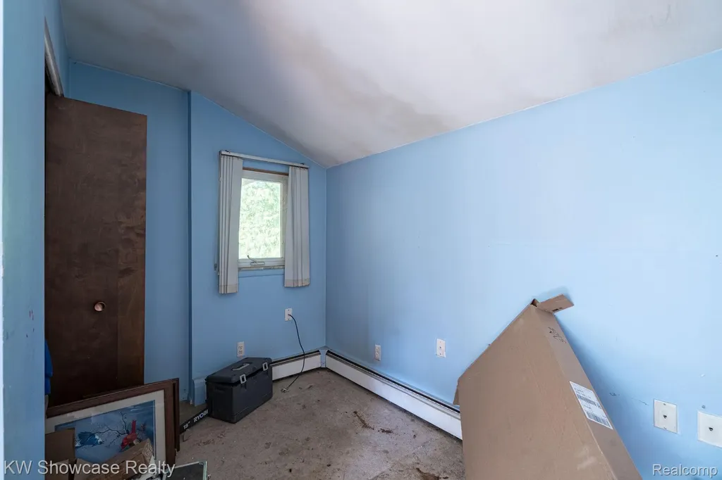 820 Clara Street Commerce Charter Township MI 48390