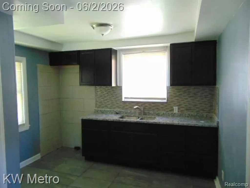 14813 Grandville Avenue Detroit City MI 48223