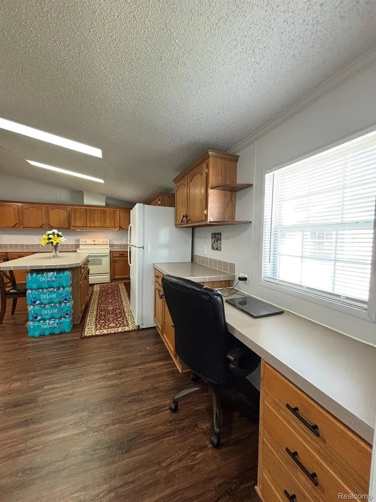 46 Bellwood Swartz Creek City MI 48473
