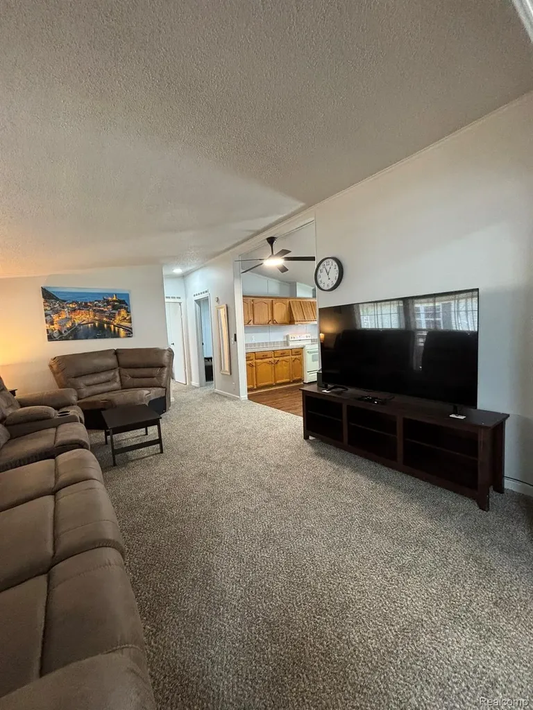 46 Bellwood Swartz Creek City MI 48473