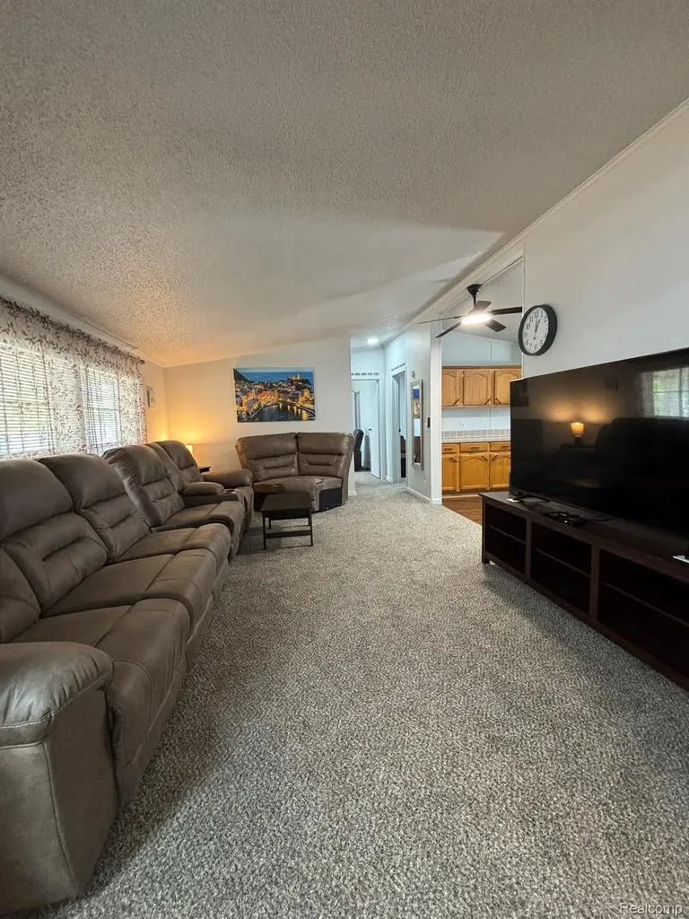 46 Bellwood Swartz Creek City MI 48473