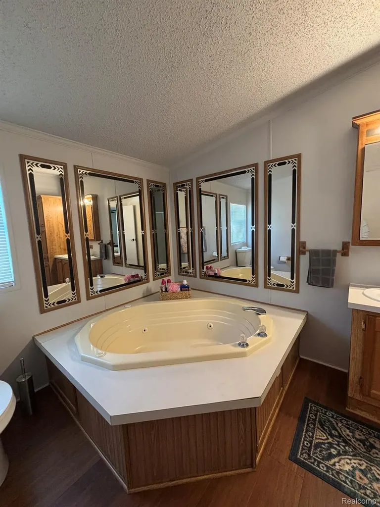 46 Bellwood Swartz Creek City MI 48473
